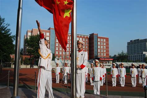 传承五四精神争做时代先锋主题升旗仪式举行 北医新闻网