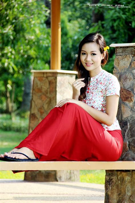 Myanmar News Links Model Su Myat Noe Oo In Beautiful Burmese Dress