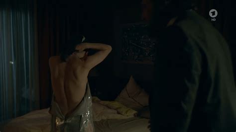 Nude Video Celebs Lilith Ha Le Nude Ein Schritt Zu Viel