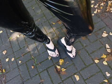 Flip Flops 9 Nude Pics XHamster