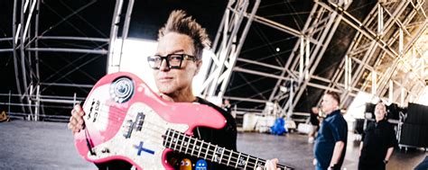 Songs You Didn T Know Blink S Mark Hoppus Wrote American Songwriter