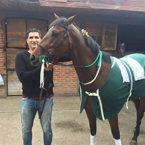 El excéntrico arquero campeón del fútbol argentino que cría caballos y