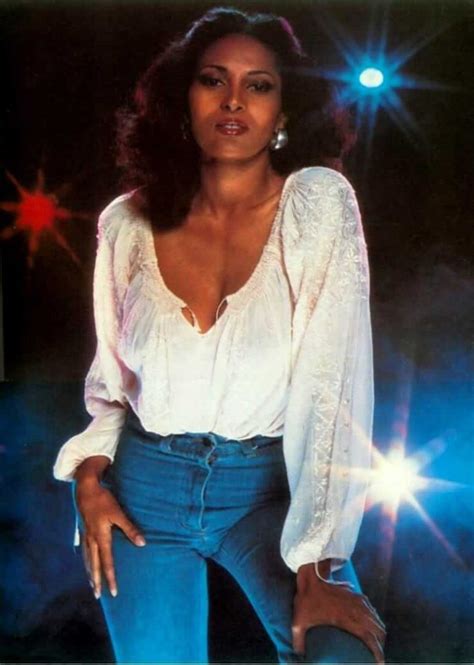 Hot And Sexy Pam Grier Photos ThBlog