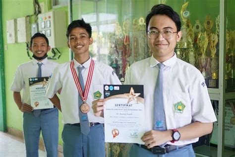 Mandalika Juara 3 SMA MA Terbaik Di Nusa Tenggara Barat Akreditasi A