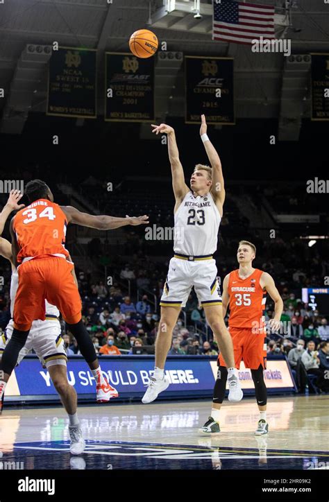 South Bend Indiana Usa Rd Feb Notre Dame Guard Dane Goodwin