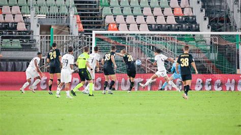 Venezia Spezia Nell Anticipo Di Serie B Gazzetta It