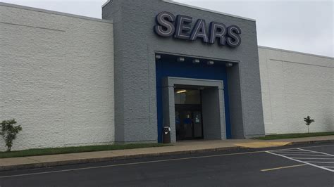 Clarksvilles Governors Square Expects To Rebound From Sears Toys R