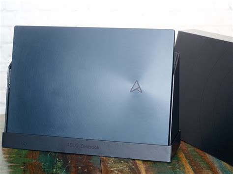 Asus Zenbook Pro 16X OLED im Test - Extremer Laptop mit besonderem ...