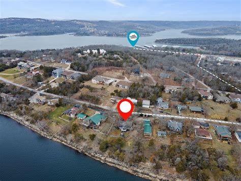 waterfront homes on table rock lake 3