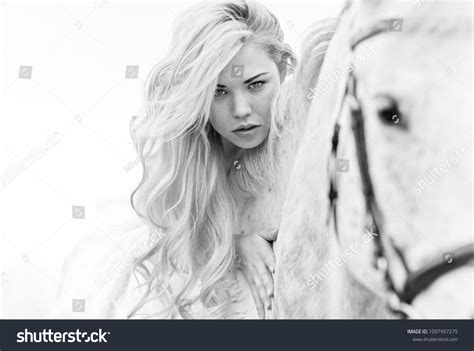 Fashion Photography Blonde Girl Stock Photo 1097997275 Shutterstock