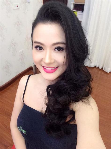 Chị gái hot girl Việt Người xinh đẹp người thần thái sang chảnh đúng chuẩn con nhà người ta