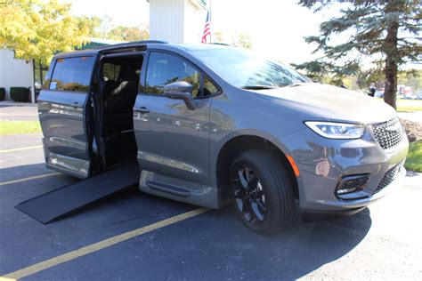 Ceramic Grey Vmi Chrysler Pacifica Touring L Sport With Northstar