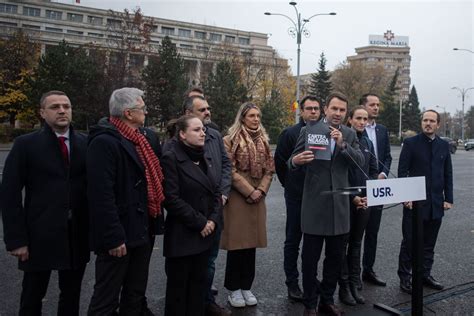 VIDEO USR a prezentat Cartea neagră a guvernării în fața guvernului