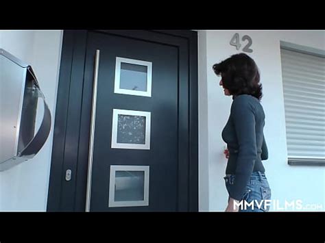 Houe Mature Sucer La Bite Pour Un Soin Du Visage Frais XVIDEOS