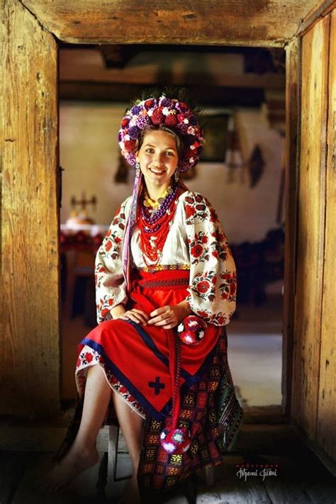 Pin Tillagd Av Lp På Ukrainian Costumes Porträtt