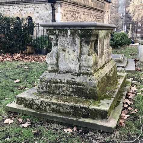 Unidentified Tomb In St Pancras Old Church Garden St Pancras And