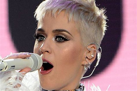Katy Perry Short Hair Blonde Pixie Crop Glamour UK