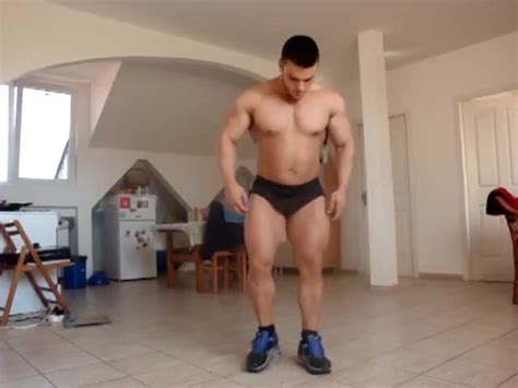 Hot Bodybuilder Posing ThisVid