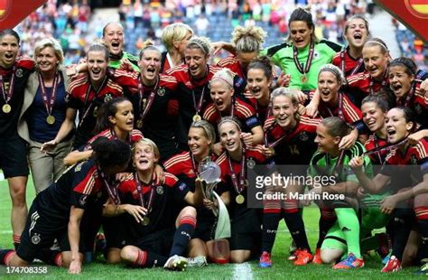 The team of Germany celebrate after winning the UEFA Women's EURO... News Photo - Getty Images