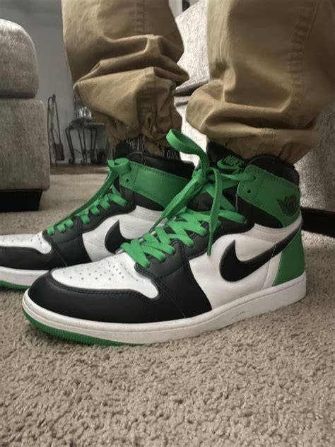 Air Jordan 1 Pine Green 🌲 : r/Sneakers