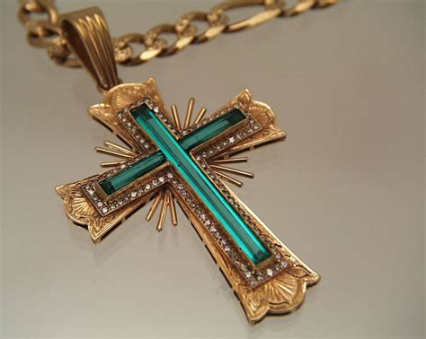 Emeraldstone Emerald Cross