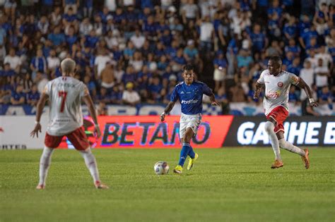 Cruzeiro Pressiona Tem Dois Expulsos E Apenas Empata O Tombense