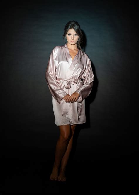 Princesa Midi Neon Lingerie