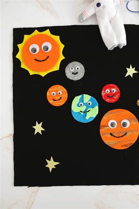 Solar System Felt Board Craft For Kids! - Childhood Magic