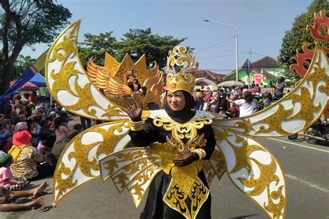 Kirab Budaya Hari Jadi Bantul Sedot Ribuan Penonton