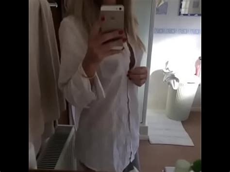 En el Baño lo muestrsa XVIDEOS