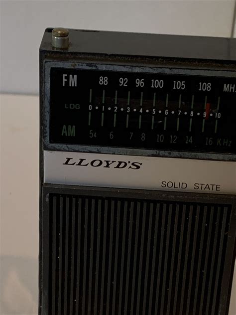 Vintage Lloyds Transistor Solid State Radio Small Ebay