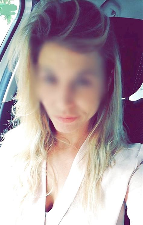 Jolie blonde sur Paris pour un plan cul régulier