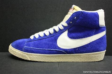 NIKE BLAZERS