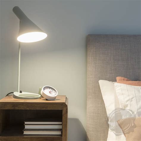 10 key tips for choosing the ideal Bedside table reading lamps ...