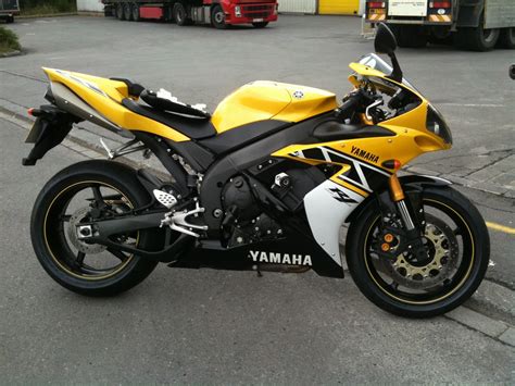 Yamaha Yzf R1 25th Anniversary Yamaha Yzf R1 25th Annivers Flickr