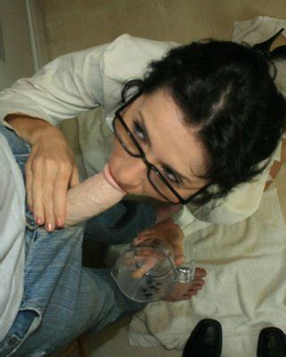 Slutty Mature Brunette In Glasses Gives A Blowjob And Gets Bukkaked Porn Pictures XXX Photos