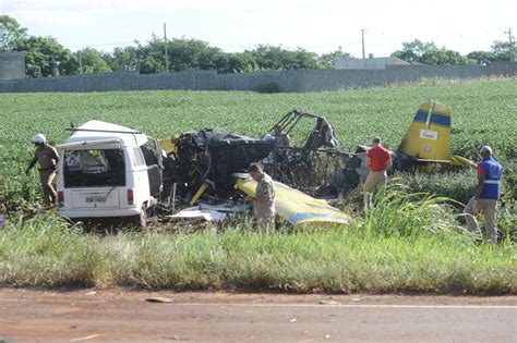 Sobe para seis o número de mortos em acidente envolvendo avião e Kombi