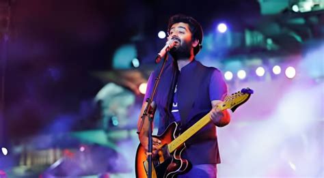 Pakistani Singer Ali Tariq Mesmerizes Audience At Arijit Singhs Abu