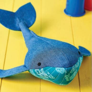 10 FREE Whale Plush Patterns {So Cute!}