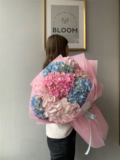 Букет гигант Гортензия | Luxury flowers, Flower video, July flowers