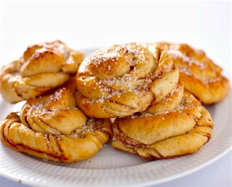 Swedish Cinnamon Buns Recipe - Scandinavian Food