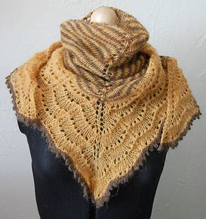 Ravelry Cath WDF S Holden Shawlette Hespa Einband