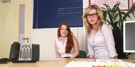 Hot Secretaries Screw For Their Liberties Tnaflix