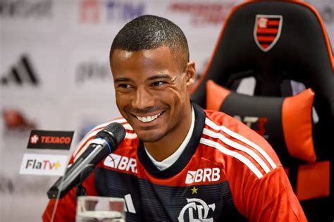 Vídeo De La Cruz Viraliza Cantando Música Da Torcida Do Flamengo