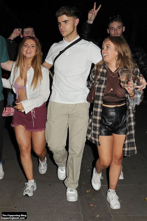 Maisie Smith Nude The Fappening Photo 1428075 FappeningBook