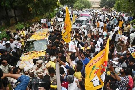 Chandrababu Naidu reaches Hyderabad for medical checkup