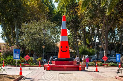 Educaci N Vial Cono Gigante Realiza Visita A Estudiantes Para Promover