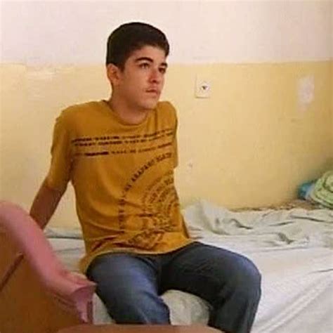 O adolescentă din Gaza a făcut operaţie de schimbare de sex la 15 ani