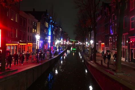 10 Reasons To Do An Amsterdam Red Light District Tour