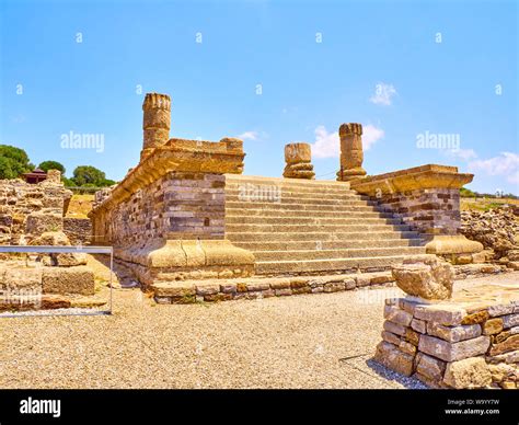 Temple Etruscan Archeology Hi Res Stock Photography And Images Alamy